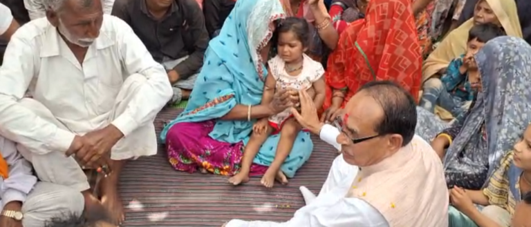 मां दंतेश्वरी से आशीर्वाद लेकर आया हूं अगले नवरात्रि तक नक्सलवाद समाप्त होगा – अमित शाह