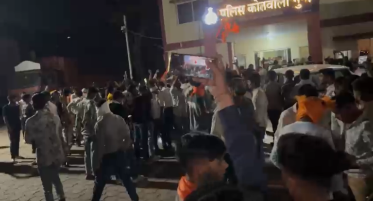 हनुमान जयंती जुलूस के दौरान विवाद