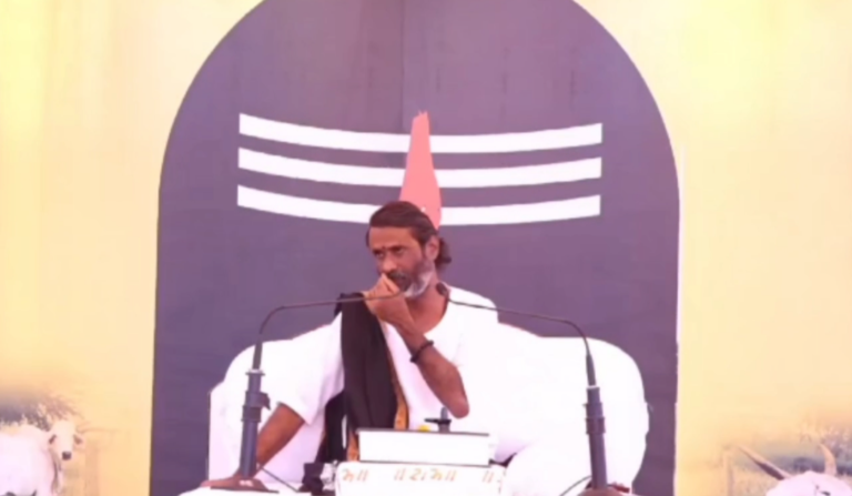 पहलगाम में हुई गोलीबारी की घटना पर साधु-संतों और कथाकारों के बीच भी गुस्सा