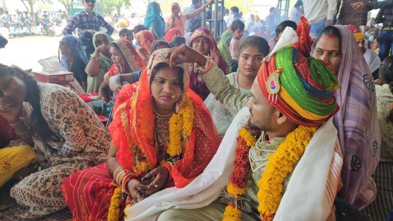 मुख्यमंत्री कन्या विवाह का नलखेड़ा में हुआ आयोजन, 140 जोड़े वैवाहिक बंधन में बंधे, 4 जोड़ों का निकाह भी हुआ।
