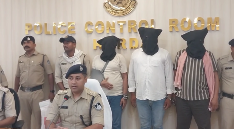 नशे के तीन सौदागरों को पुलिस ने दबोचा आरोपियों से अफीम, एमडी ड्रग्स सहित 22 लाख का मशरूका जप्त