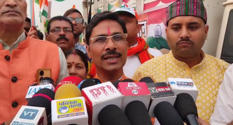 मनगवां विधायक नरेंद्र प्रजापति की अपने बयान पर सफाई देते हुए फिर फिसली जुबान