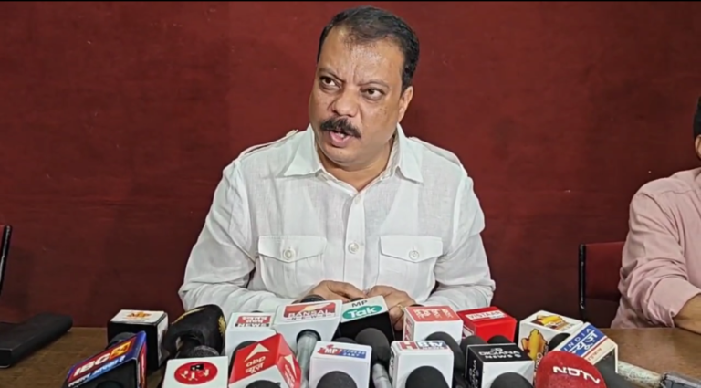 इंदौर में नेता प्रतिपक्ष उमंग सिंघार ने आज हुई कैबिनेट बैठक पर उठाए सवाल