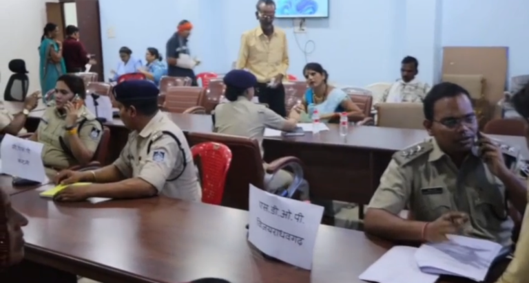 कटनी में SP अभिनय विश्वकर्मा ने कंट्रोल रूम में बैठकर सुनी जनसमस्याएं, बदला जनसुनवाई का अंदाज़