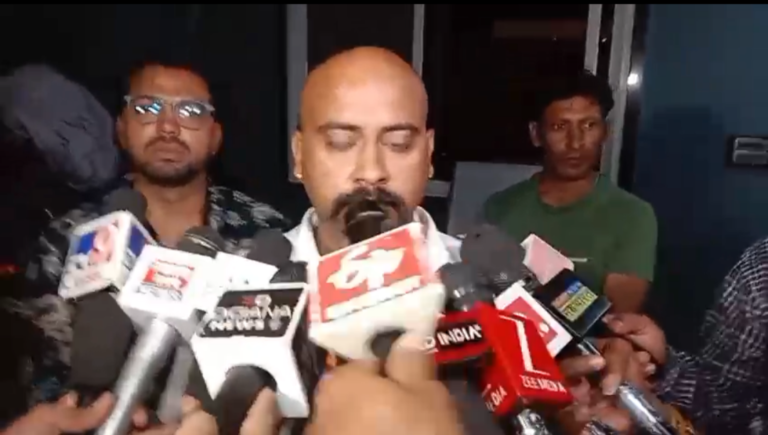 राजा रघुवंशी हत्याकांड: शिलांग पुलिस इंदौर में राजा के घर पहुंची, परिजनों से की सघन पूछताछ