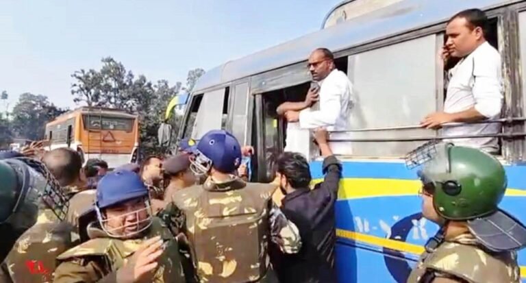 वासी वैरदहा में पेड़ कटाई का विरोध बढ़ा, कांग्रेस जिलाध्यक्ष सहित 17 नेता गिरफ्तार