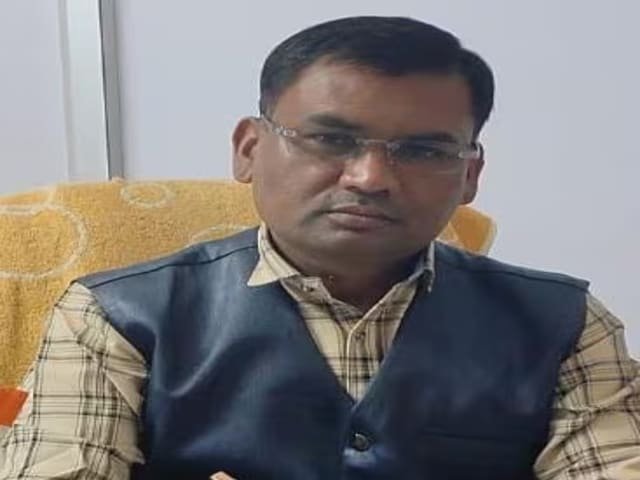 माफिया राज? कागजों में 13 हजार शिक्षिका को हाथ में मिल रहा सिर्फ 5 हजार वेतन