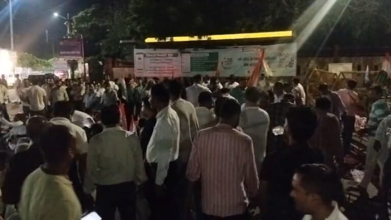 राहुल गांधी की हिरासत के विरोध में ग्वालियर कांग्रेस का प्रदर्शन, कांग्रेसियों ने कलेक्ट्रेट का किया घेराव